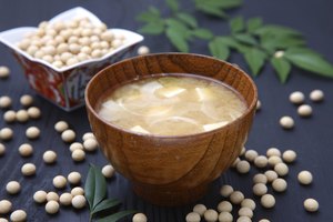 Sopa de miso con tofu.