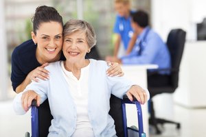 La diarrea puede ocurrir en personas de todas las edades, incluidas las personas de edad avanzada.