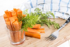 Refrigerios en pequeñas porciones de vegetales crudos.