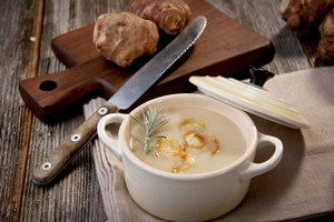 Sopa de alcachofa de Jerusalén.