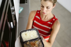Depender exclusivamente de las comidas empacadas puede limitar a tu cuerpo de una nutrición adecuada.