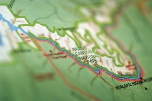 El Área Nacional de Conservación Ribereña de San Pedro dispone de 40 millas (64,360 km) de sendero junto al río de la frontera con México a San David.