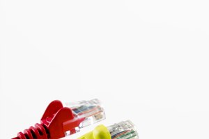 Es más común usar el par trenzado sin blindaje para las redes de datos que usar el cable coaxial.