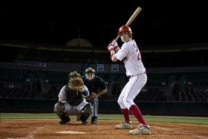 Los juegos de práctica de béisbol fuera de temporada, pueden mantenerte en forma, pero meterte en problemas con la NCAA.