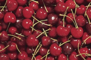 Comer cerezas puede ser peligroso si comes los huesos.