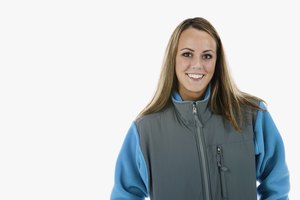 Unos pocos pasos simples pueden ayudarte a deshacerte de la pelusa en tu chaqueta de vellón.