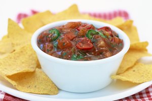 Los tomates Roma ofrecen una mezcla de salsa crujiente y espesa.