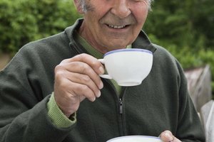 El té contiene compuestos llamados taninos y flavonas, que actúan como antisépticos.