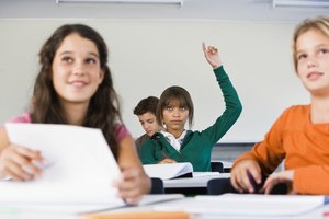 Los estudiantes aprenden a ser responsables del desempeño a través de las conferencias dirigidas a los padres y maestros.