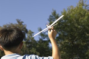 Promueve el interés de tu niño en la aviación por medio de actividades educativas