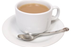 La cafeína es el ingrediente del café y del té que mejora el estado de alerta.