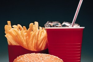 La comida rápida a menudo es rica en grasas saturadas, lo que puede llevar a una cardiopatía.