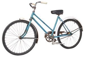 Debe sentir la presencia de obstáculos extrañamente configurados como el saliente manubrio de una bicicleta.