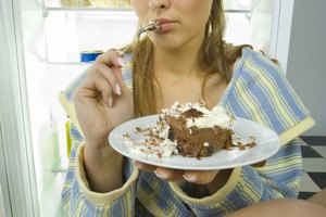 El estrés puede hacer que las personas coman en exceso.