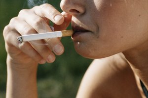 Fumar es malo para todo el cuerpo, incluyendo el pelo.