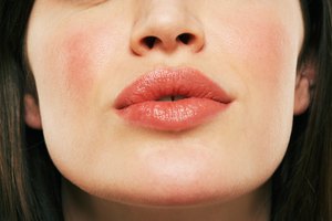 Todas las mujeres quieren tener labios carnosos.