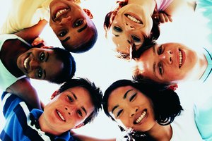 Una dieta sana y ejercicio ayudará a prevenir la obesidad en la adolescencia.