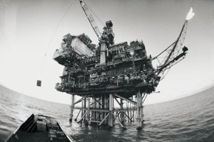 Digital Vision./Photodisc/Getty Images Nearly one quarter of all jobs in the oil and gas well drilling industry are in the Houston, Texas, area.