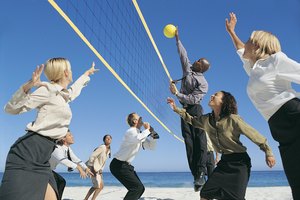Hasta seis personas pueden jugar por equipo.
