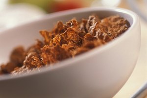 La fibra en los cereales integrales pueden ayudarte a mantenerte satisfecho hasta el almuerzo.