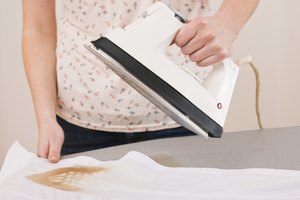 No dejes de mover la plancha para evitar quemaduras.
