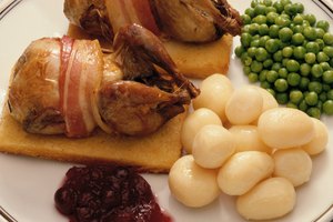 Las codornices son un plato impactante y delicioso.