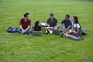 Enseña a los niños las habilidades de supervivencia para funcionar en la sociedad.