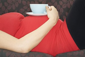 El té de hinojo es seguro para las mujeres embarazadas y puede ayudar con el malestar matutino.