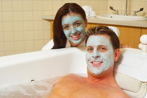 Gratifica a la piel seca con una máscara facial hecha en casa.