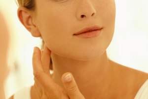Las cremas adecuadas pueden mantener a tu cuello sin arrugas.