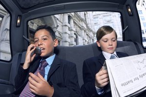 Los niños menores de12 años tienen menos probabilidades de morir en un accidente si están sujetos por un cinturón.