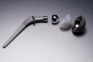 Los pacientes con implantes deben solicitar autorización médica antes de usar la plataforma vibratoria.