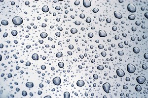 El agua desionizada tiene principalmente uso científico.