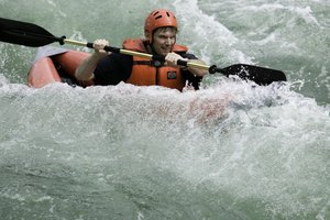 En Lanquín se pueden contratar excursiones de descenso por los rápidos del río Cahabón.