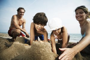 Sunset Beach tiene una variedad de actividades familiares, incluyendo tiempo de playa.