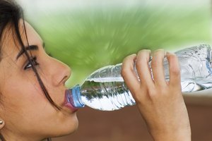 Asegúrate de beber una cantidad de agua adecuada.