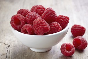 Necesitarás ½ taza de frambuesas congeladas para esta receta.