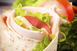 Los wraps de pavo y queso son una gran opción baja en calorías.