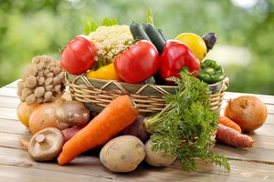 De preferencia, come frutas y verduras frescas.