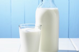 La leche es consumida usualmente durante el desayuno.