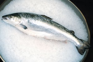 El salmón fresco es alto en vitamina B12.