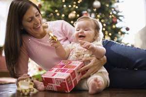 Mueve y cosas que se rompan que tu hijo pueda romper.