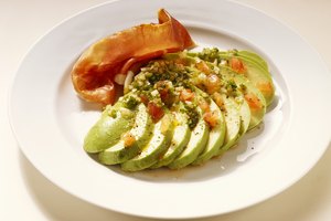 Incluye paltas en tu plan nutricional.