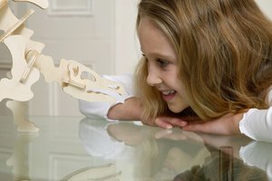 Los niños amantes de los dinosaurios pueden apreciar un viaje a un campamento de paleontología.