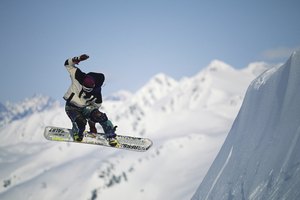 Los herrajes se instalan según el uso típico que darás a tu tabla para nieve.