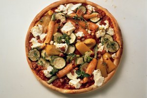 También pide una pizza con ingredientes vegetales adicionales y evita ingredientes de carne tanto como sea posible.