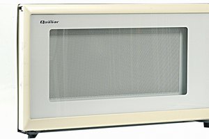 Los microondas no siempre cocinan la comida uniformemente.