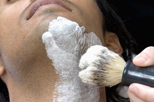 La pseudofoliculitis de la barba es más común en hombres afroamericanos.