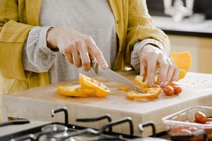 Las dietas de alimentos crudos que consisten en frutas y verduras son ricas en vitaminas y fibra.