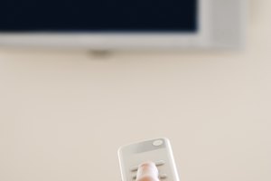 Usa tu unidad de control remoto de TV Sony para activar los subtítulos.
